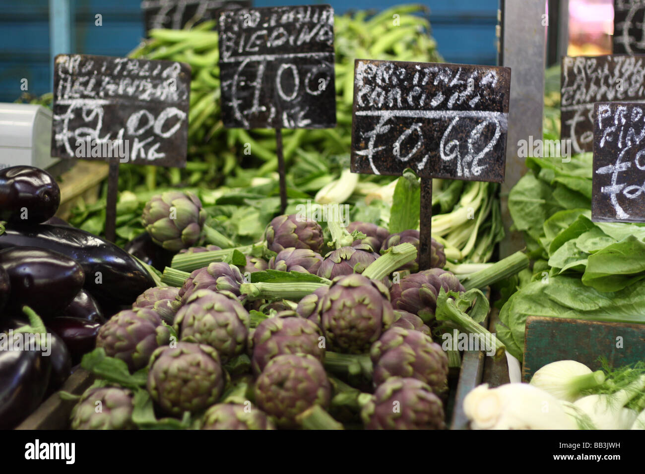 Artischocken in einem Markt, Rom, Italien Stockfoto
