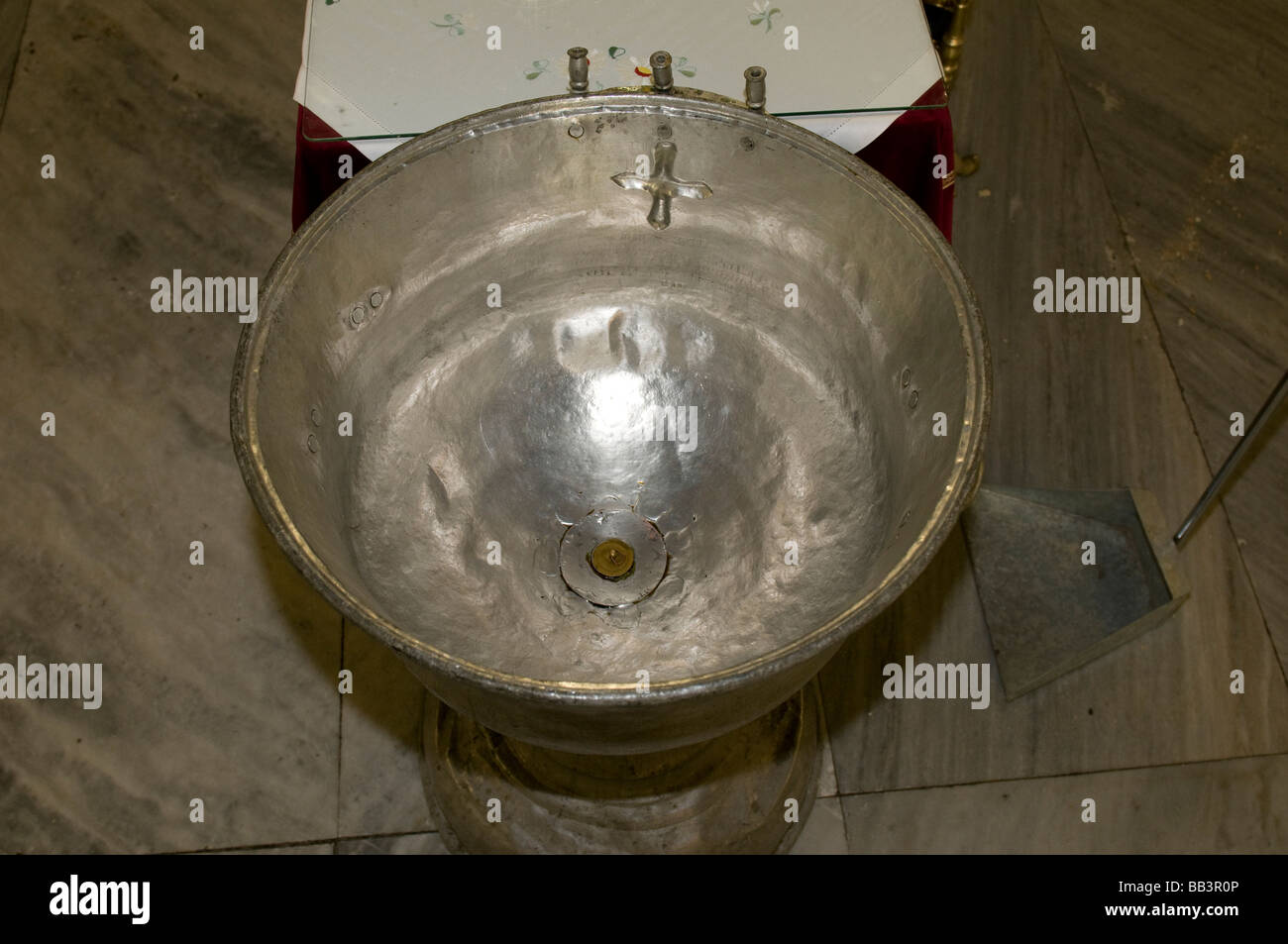 Baptisterium in der Acheiropoiitos Kirche Stockfotografie Alamy