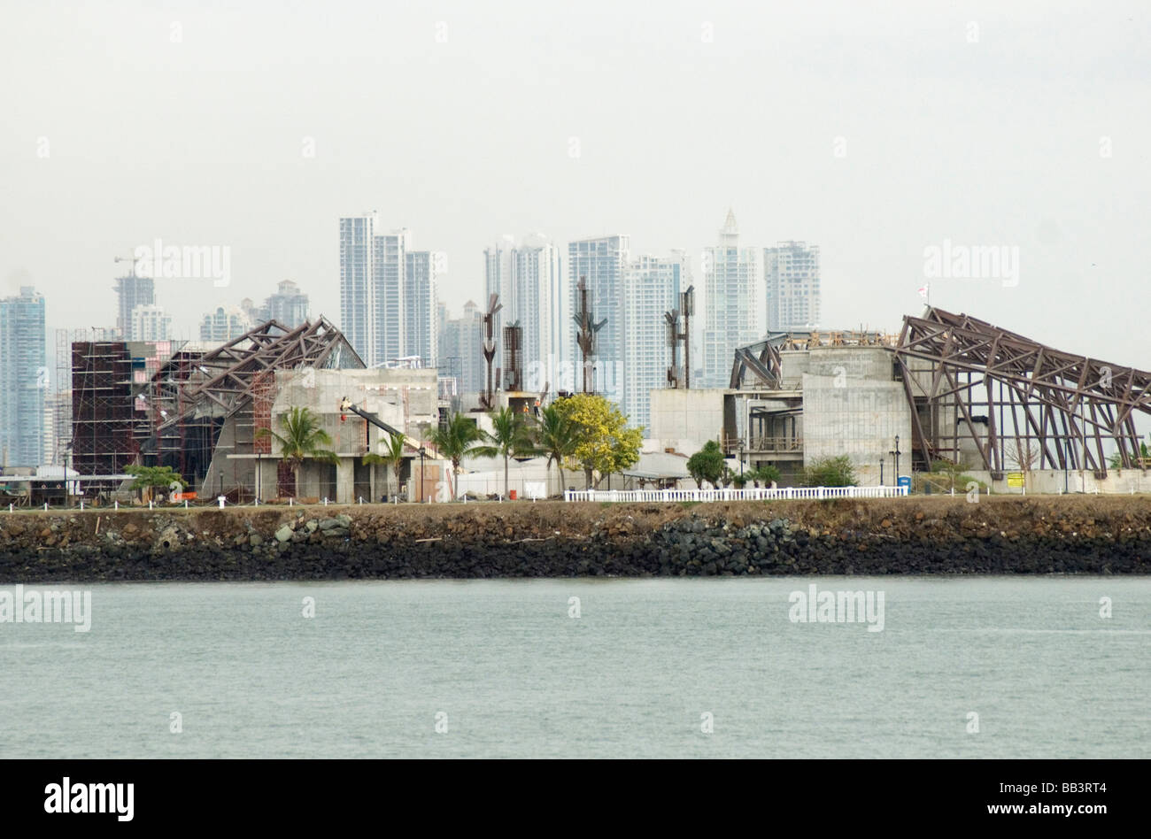 Arbeit ist im Gange auf Gehrys Biomuseu - Brücke des Lebens Stockfoto