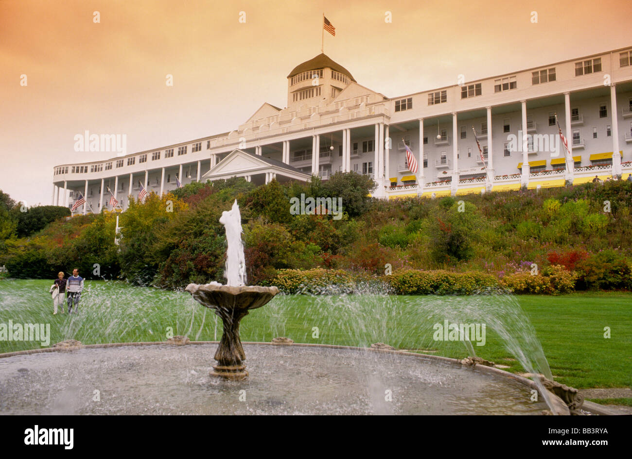 Grand Hotel auf Mackinac Island, Michigan im Jahre 1887 eröffnet und verfügt über die längste Säulenhalle der Welt Stockfoto