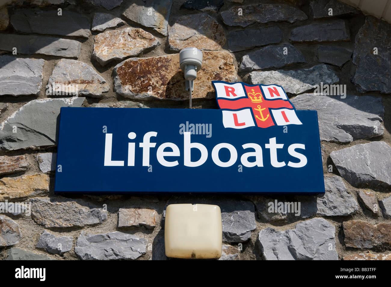 Zeichen auf der RNLI Lifeboat Station an Schären, North County Dublin, Irland Stockfoto