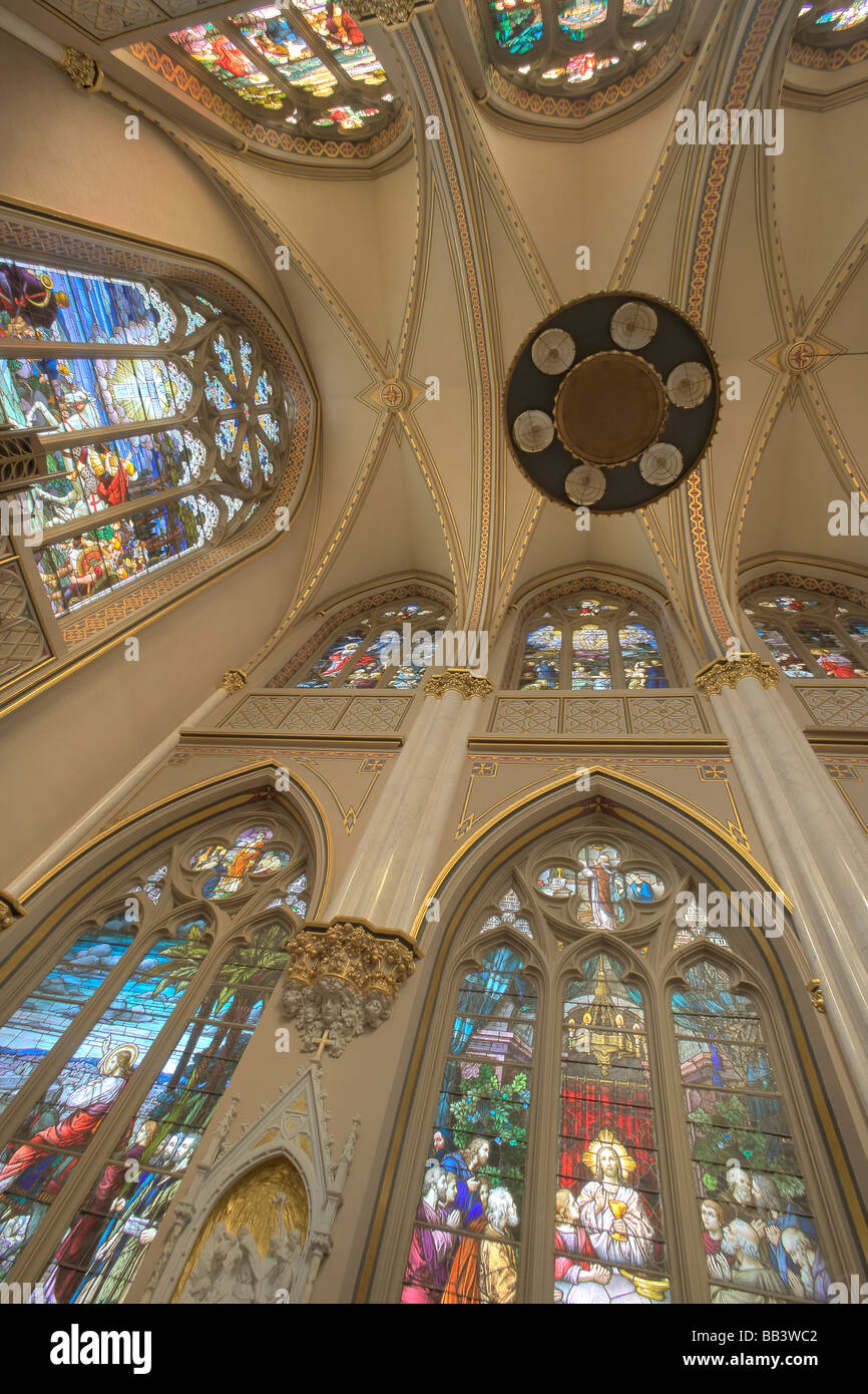 USA, Montana, Helena. Innenraum der St.-Helena-Kathedrale. Stockfoto