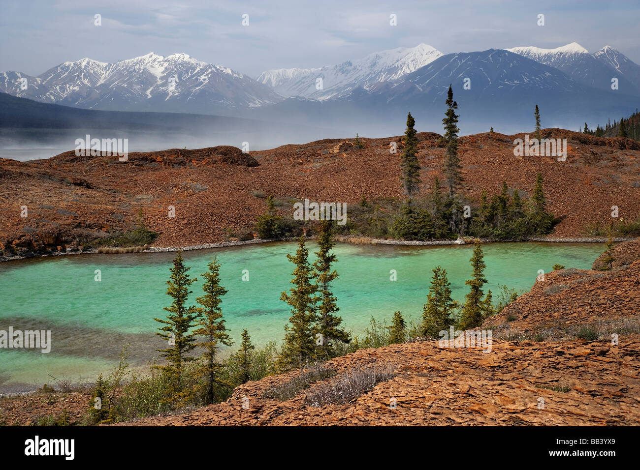 Kanada, British Columbia, Yukon Territory Alsek River Valley. Landschaft Blick auf See und Berge. Stockfoto