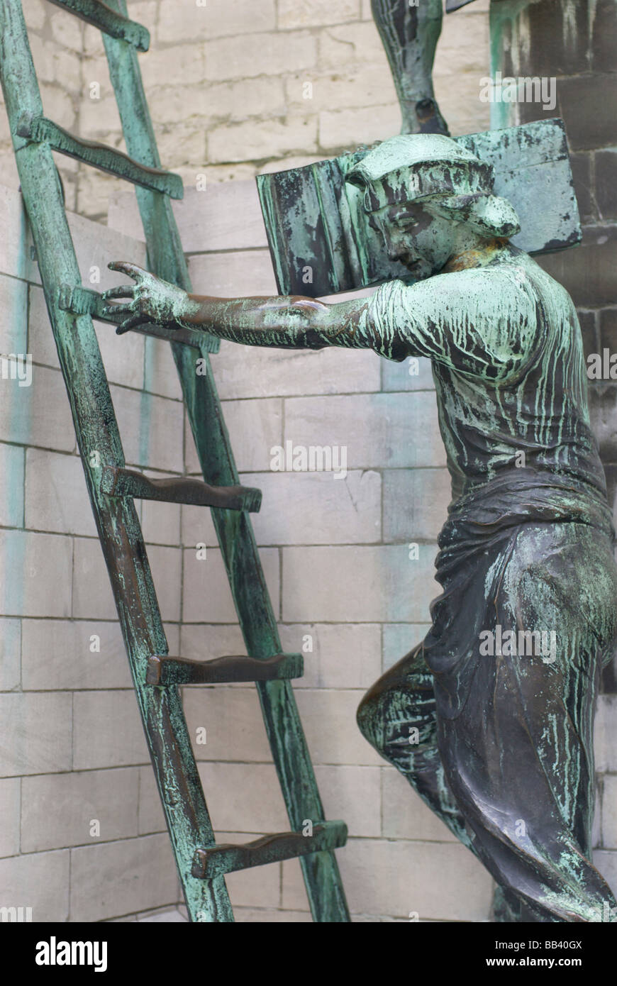 Europa, Belgien, Flandern, Provinz Antwerpen, Antwerpen, Statuen vor Kathedrale Stockfoto