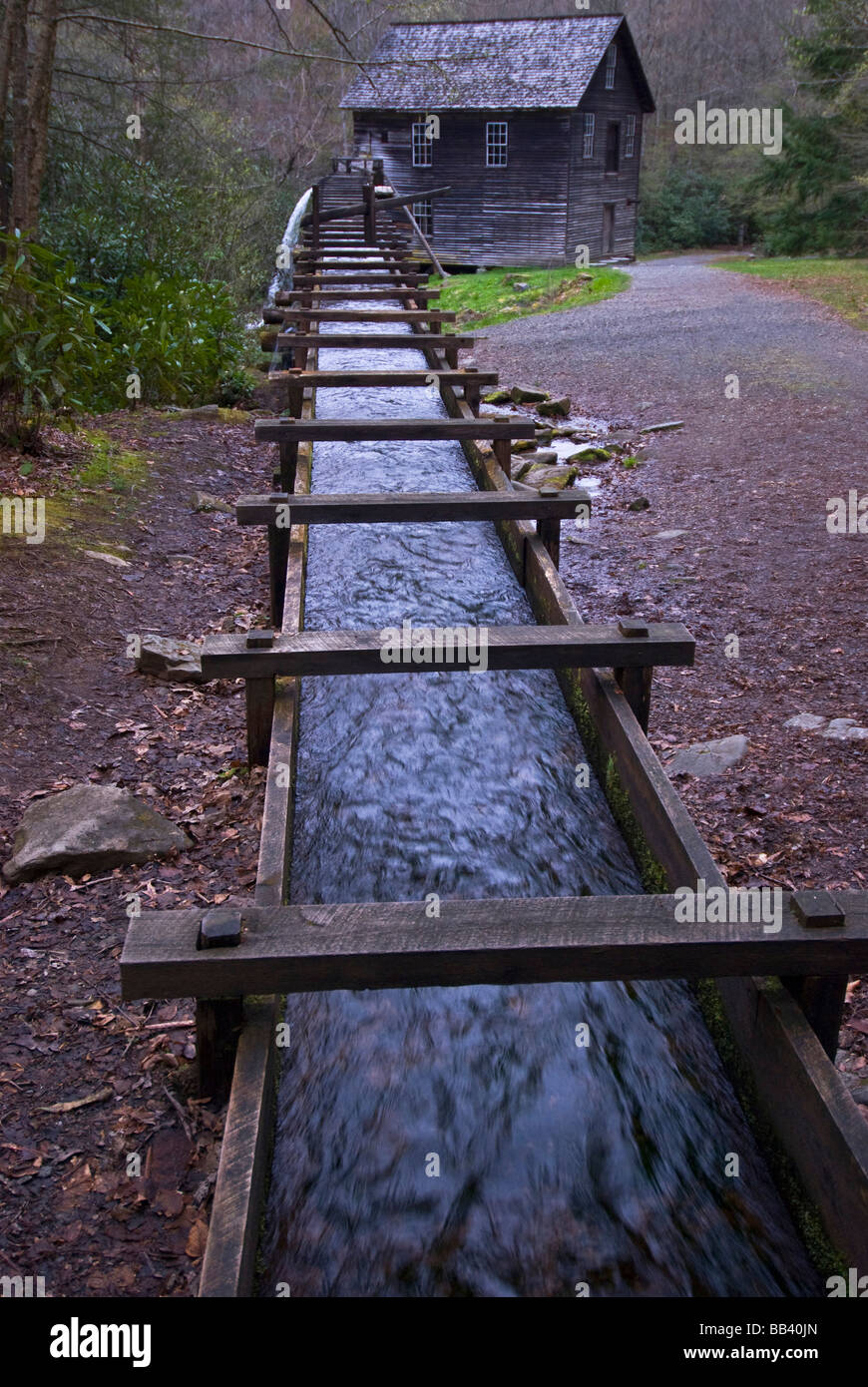 USA, North Carolina, Great Smoky Mountains Nationalpark. Alten Mingus Mill mahlt Getreide zu Mehl. Stockfoto
