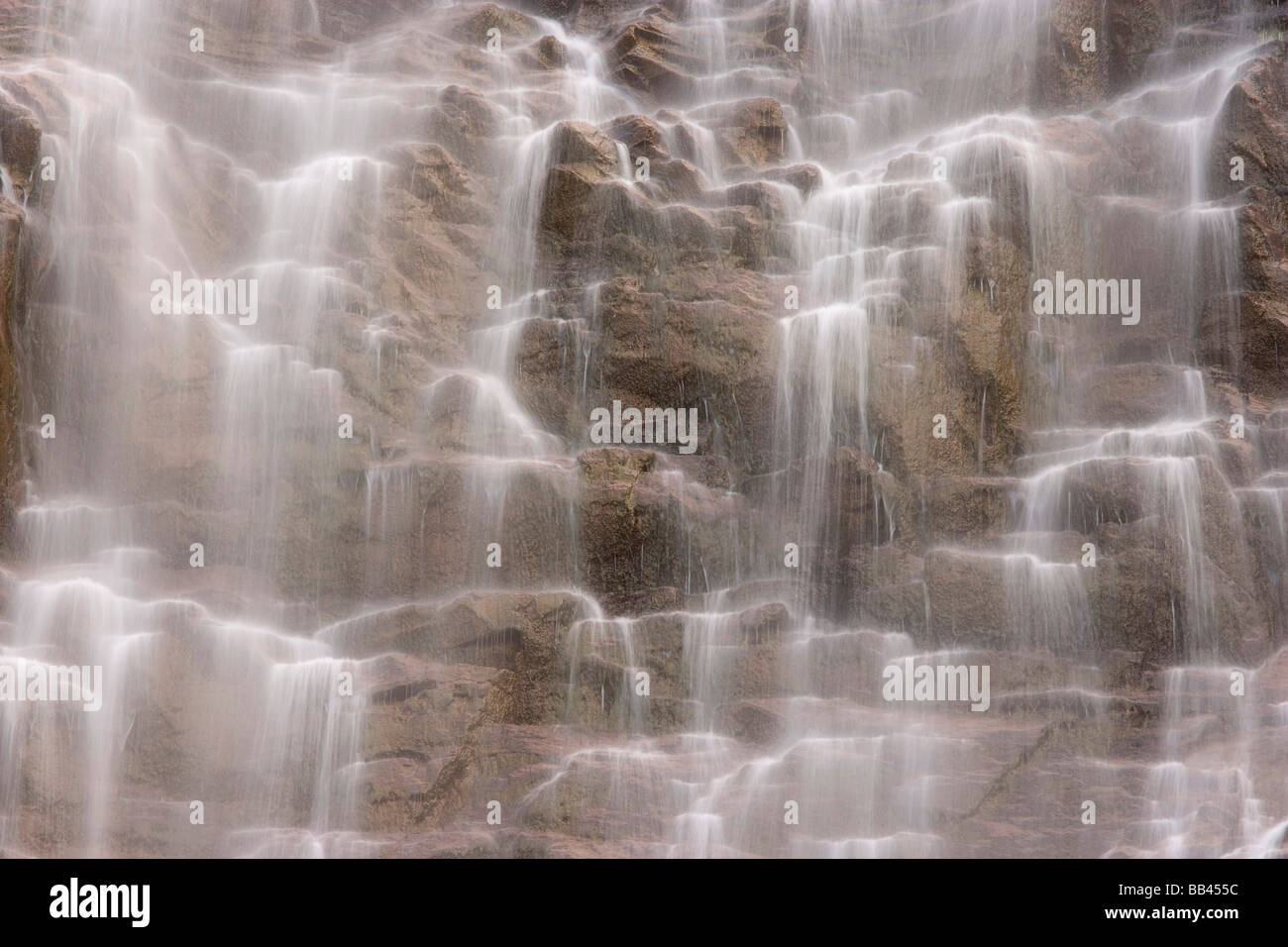 USA, Washington, Mount Rainier Nationalpark. Blick auf Spray Wasserfälle. Stockfoto
