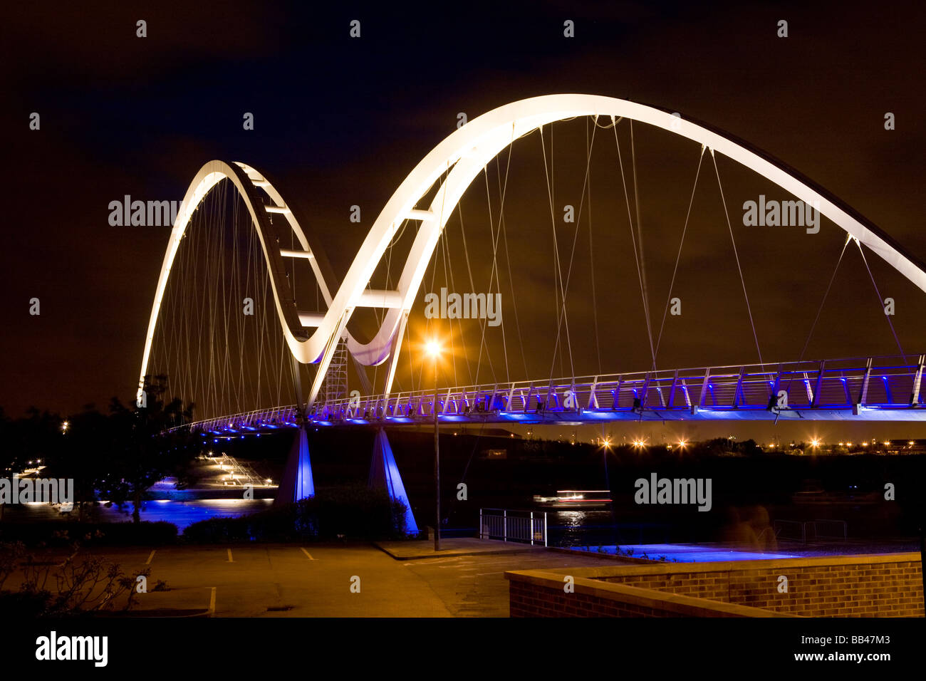 Der Eröffnungsabend Stockton Infinity-Brücke über den Fluss Tees Cleveland England Stockfoto