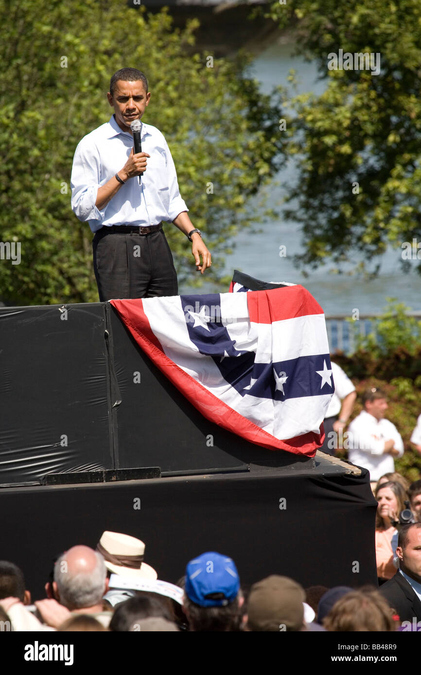 Präsidentschaftskandidat und demokratischen Spitzenreiter, Barack Obama, spricht auf eine Rekord-politische Kundgebung in Waterfront Park Stockfoto