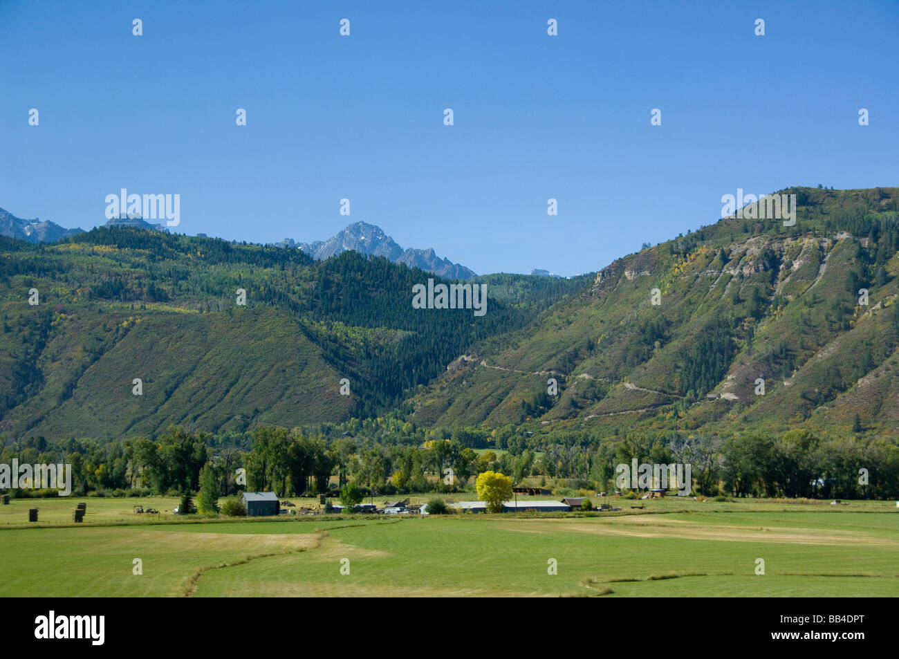 Colorado, San-Juan-Gebirge in der Nähe von Ouray. Typische landwirtschaftliche Tal. Stockfoto