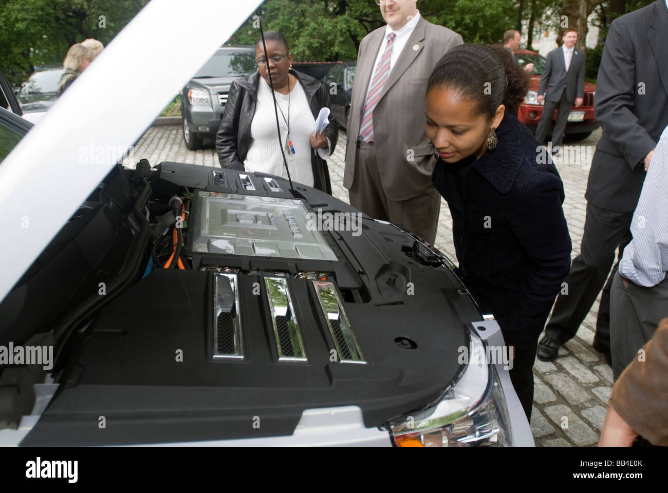 General Motors zeigt Chevrolet Equinox-Wasserstoff-Brennstoffzellen-Fahrzeuge in NY City Hall Stockfoto