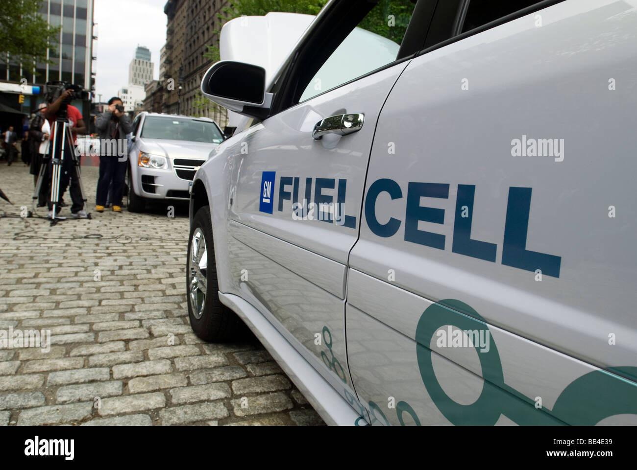 General Motors zeigt Chevrolet Equinox-Wasserstoff-Brennstoffzellen-Fahrzeuge in NY City Hall Stockfoto