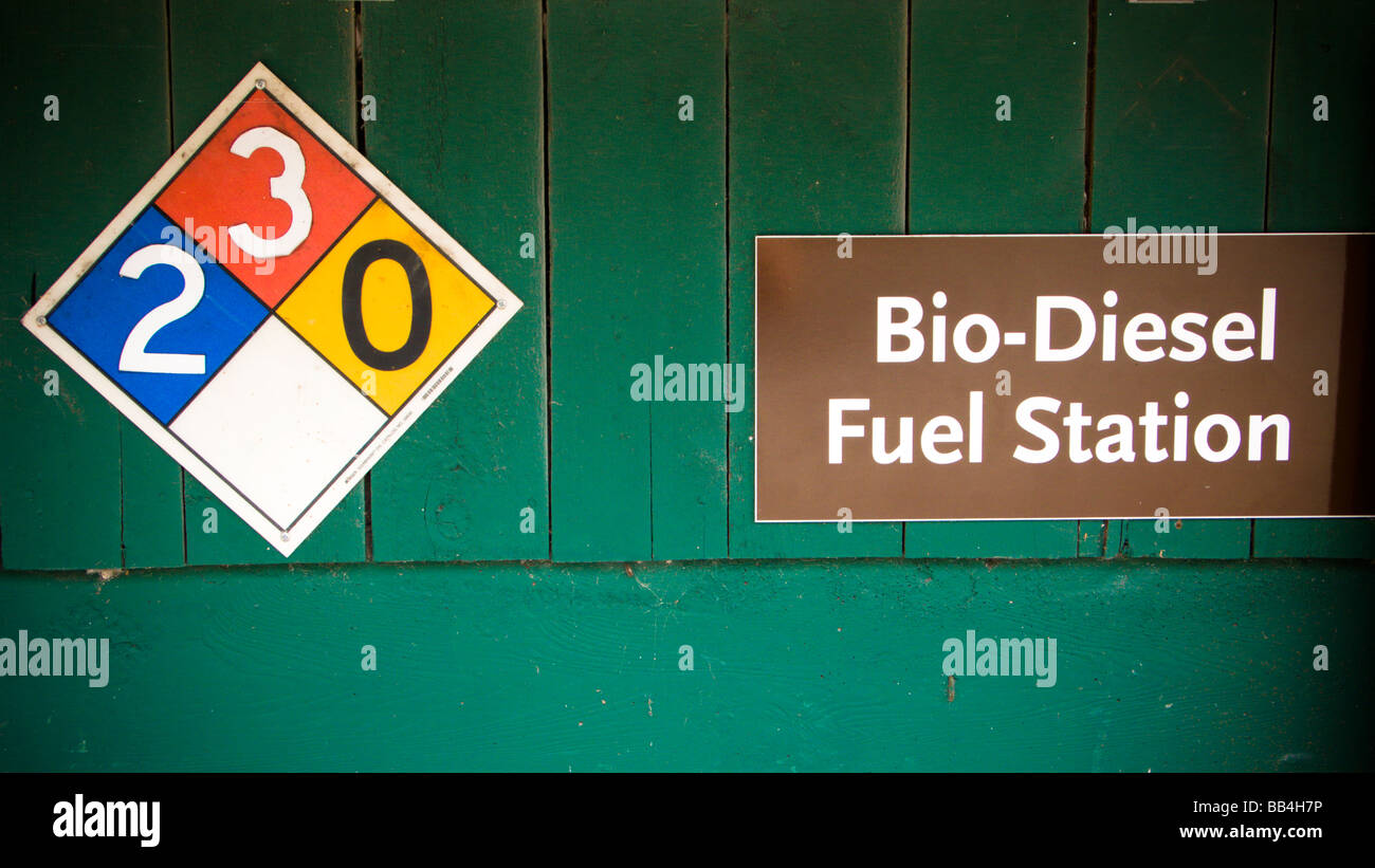 Eine Bio-Diesel-Tankstelle melden Sie auf einem Weingut, das Gebäude in der Nähe von Glen Ellen, California Stockfoto