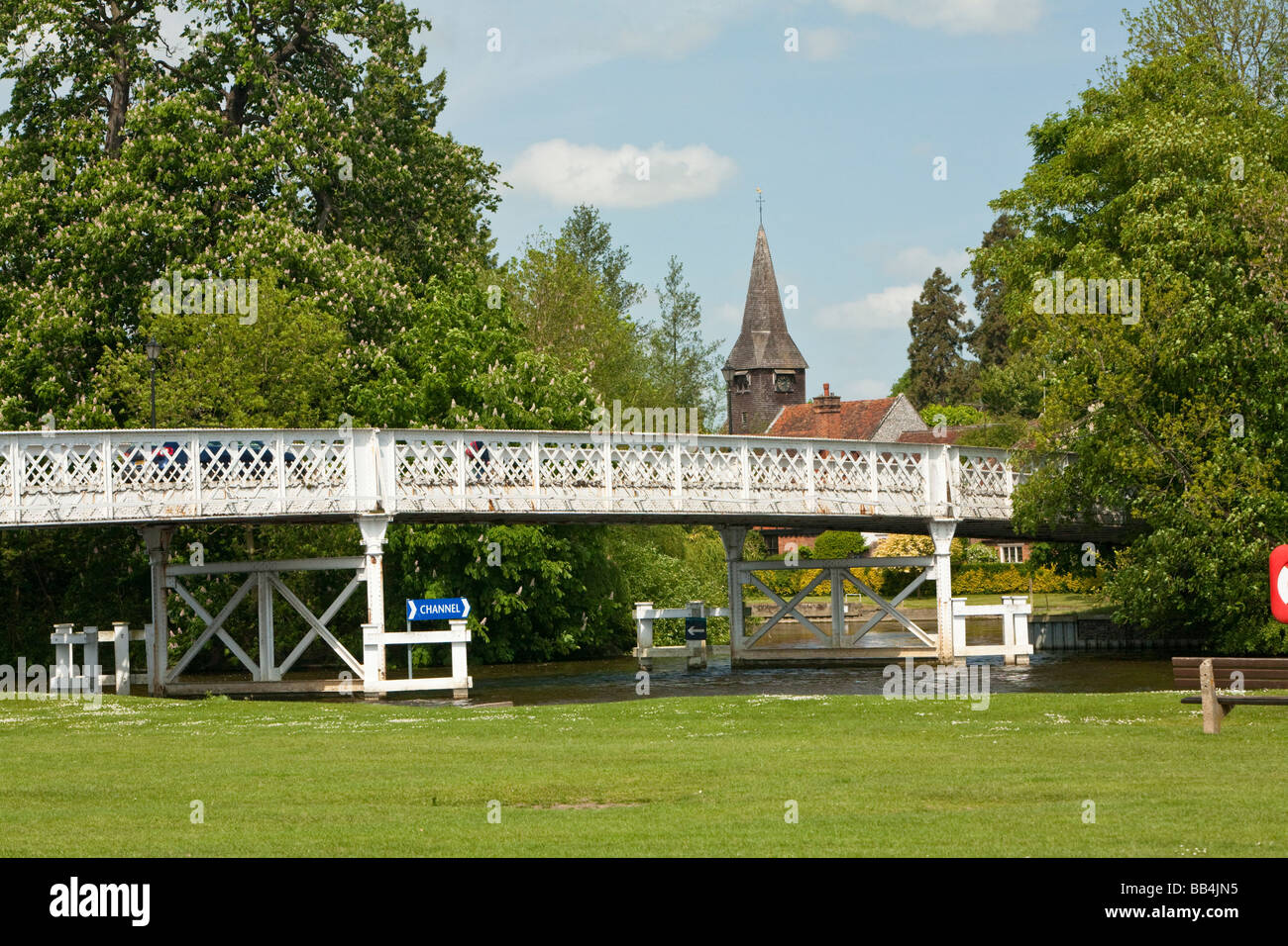 Whitchurch mautpflichtige Brücke über den Fluss Themse Whitchurch Berkshire Uk Stockfoto