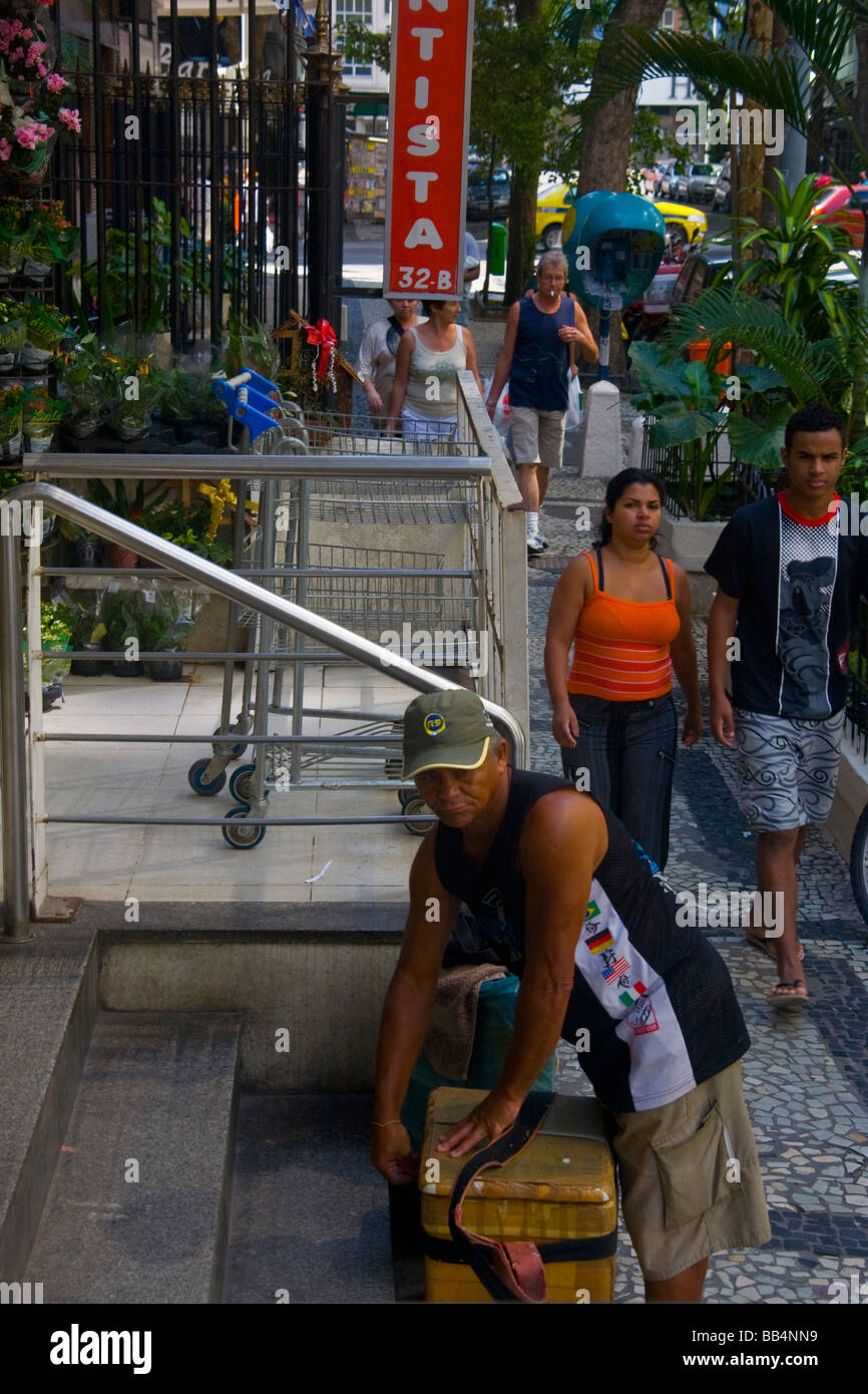 Straßenszene in Copacabana, Rio De Janeiro, Brasilien. Stockfoto