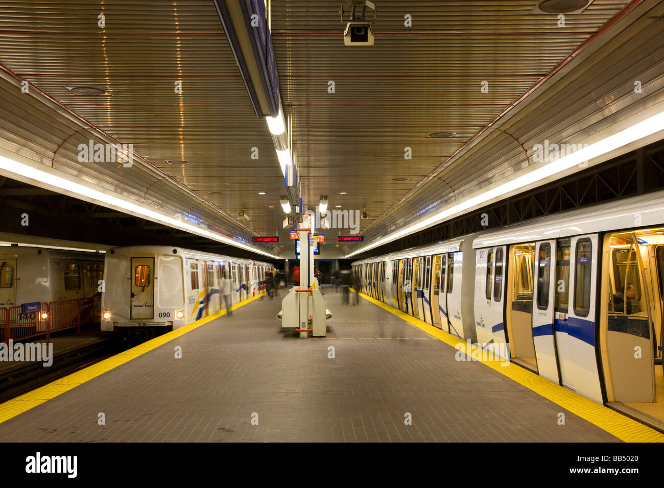 Eine Skytrain-Station Teil des u-Bahn-Systems Vancouver British Columbia Kanada Stockfoto
