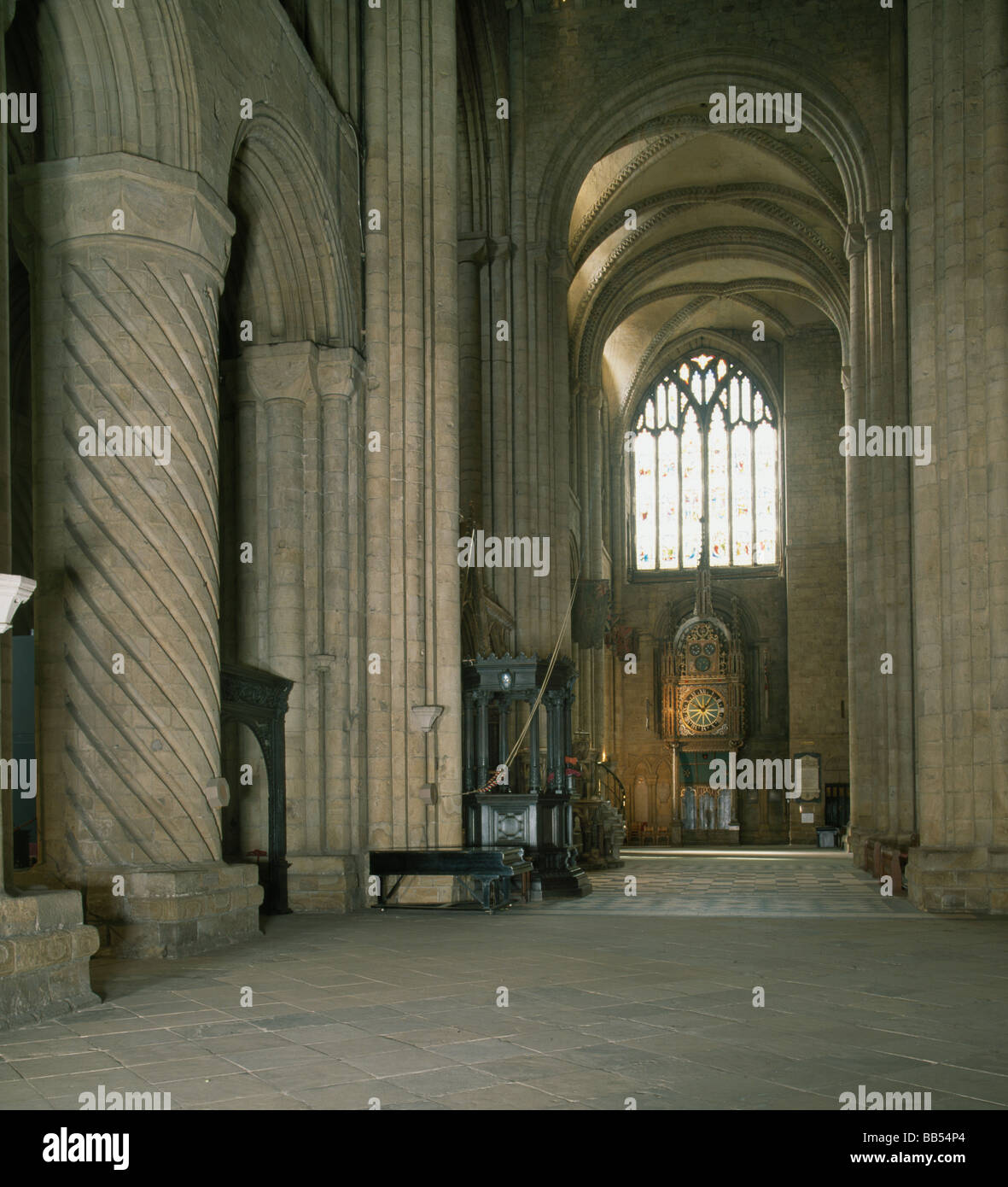 Kathedrale von Durham südlichen Querschiff mit Zick-Zack-Muster in das Gewölbe Stockfoto