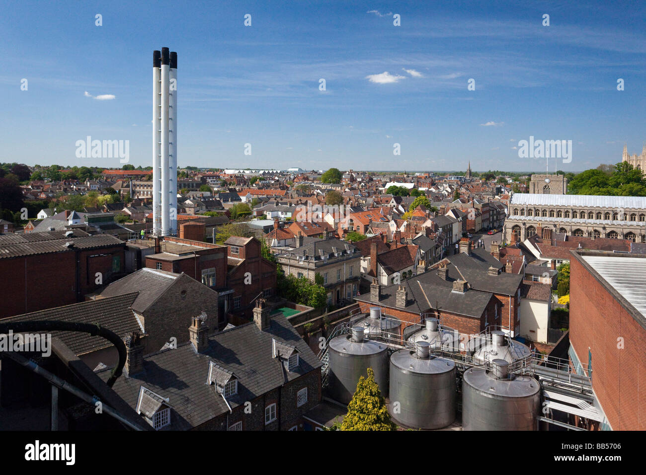 Blick über Bury St Edmunds mit Greene King / Westgate Brauerei im Vordergrund, Suffolk, UK Stockfoto