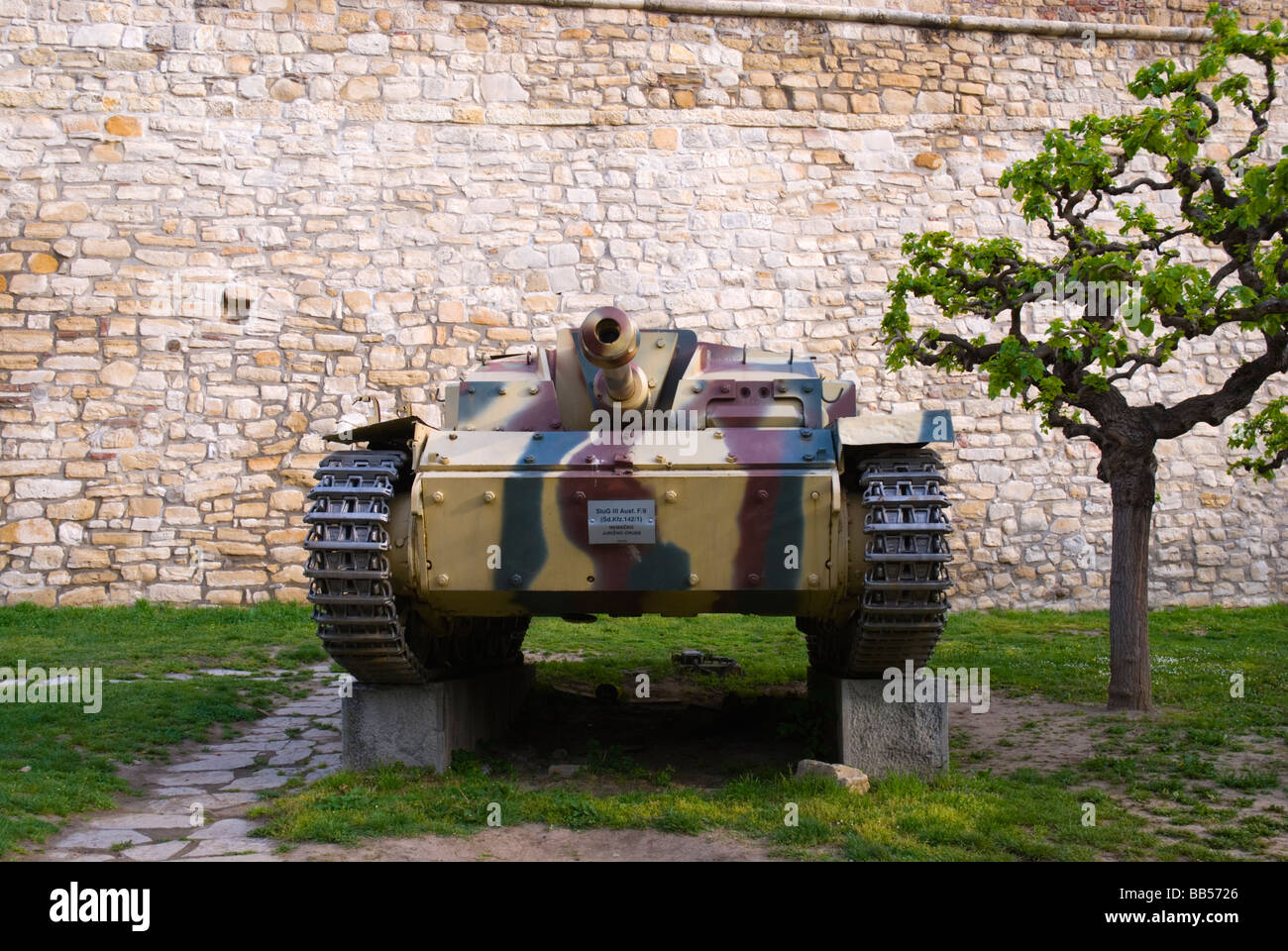 StuG III Ausf F 8 Behälter außerhalb Militär Museum in der Festung Kalemegdan in Belgrad-Serbien-Europa Stockfoto