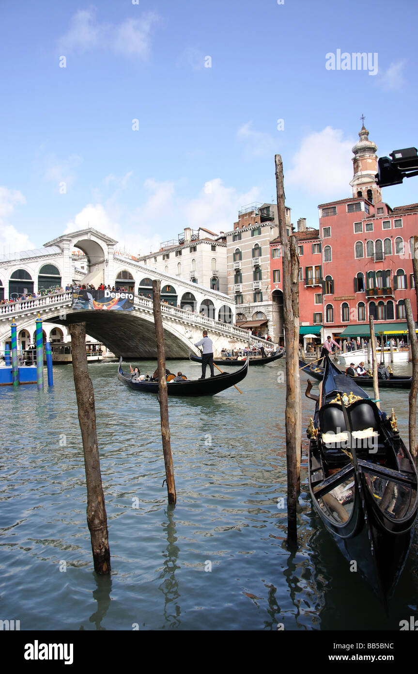Rialto-Brücke, Canale Grande, Venedig, Provinz Venedig, Veneto Region, Italien Stockfoto