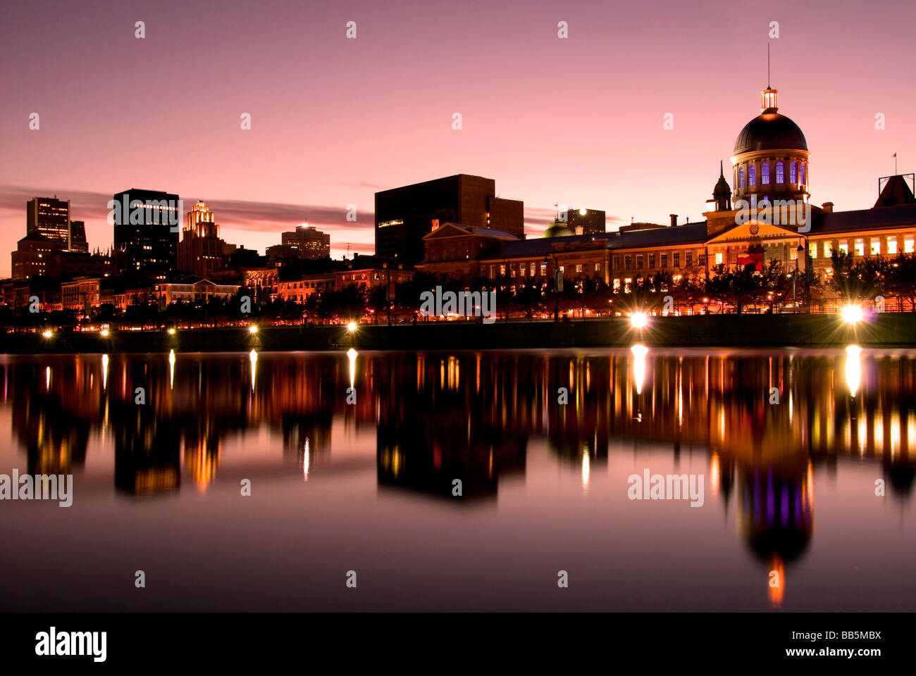 Kanada, Quebec, Montreal, Cityscape downtown in der Dämmerung, Stockfoto