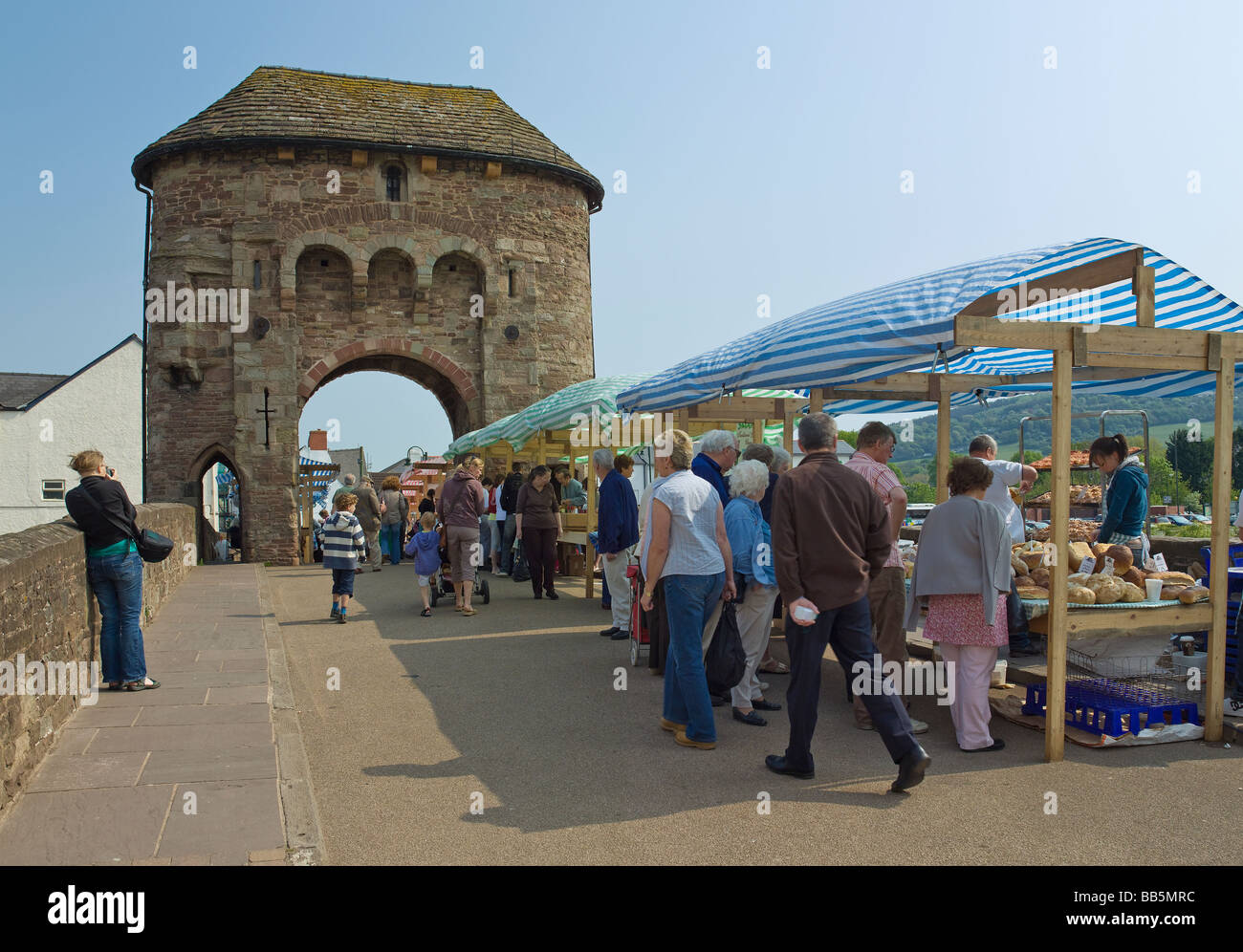 Straßenmarkt Monnow Brücke Monmouth Wales Stockfoto