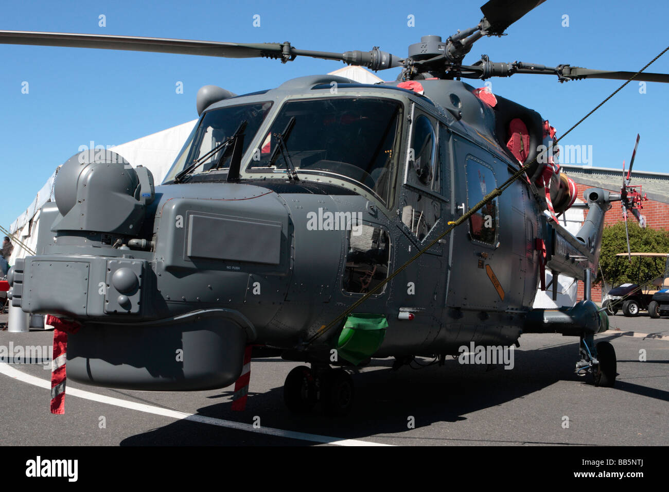 South African Navy Lynx Hubschrauber bei einer Flugshow auf Ysterplaat Air Force Base, Cape Town, Südafrika. Stockfoto