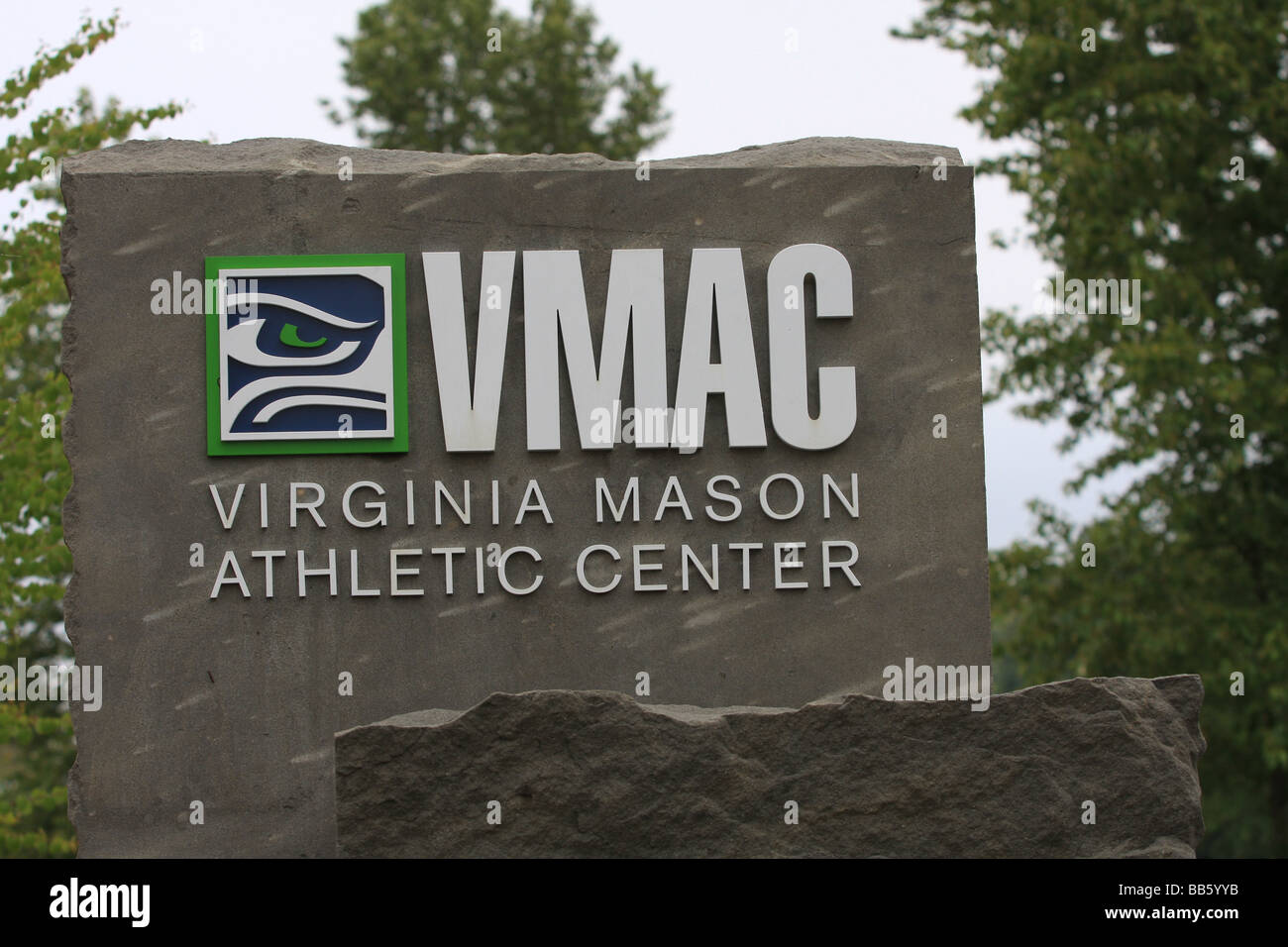 Das Schild am Eingang zu den Virginia Mason Athletic Center, das Team-Hauptquartier der Seattle Seahawks. Stockfoto