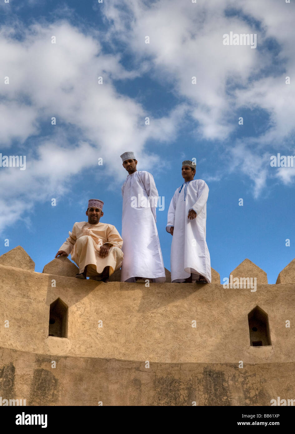 Omanische dreien auf der Oberseite Rustaq Fort; Rustaq, Oman Stockfoto