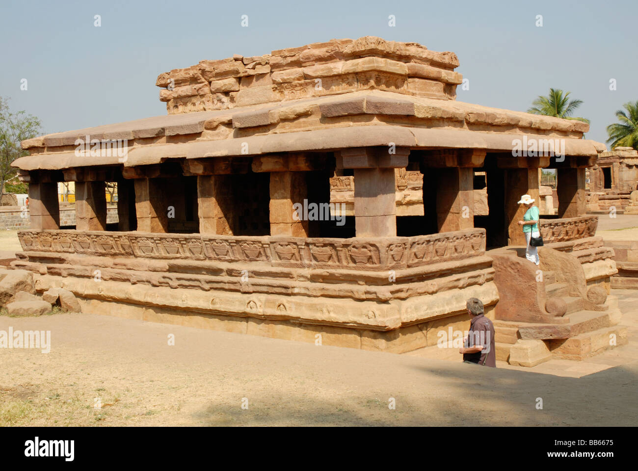 Aihole - Karnataka - Mahakuteshwar Tempelkomplex, General - Ansicht von Süden. Stockfoto