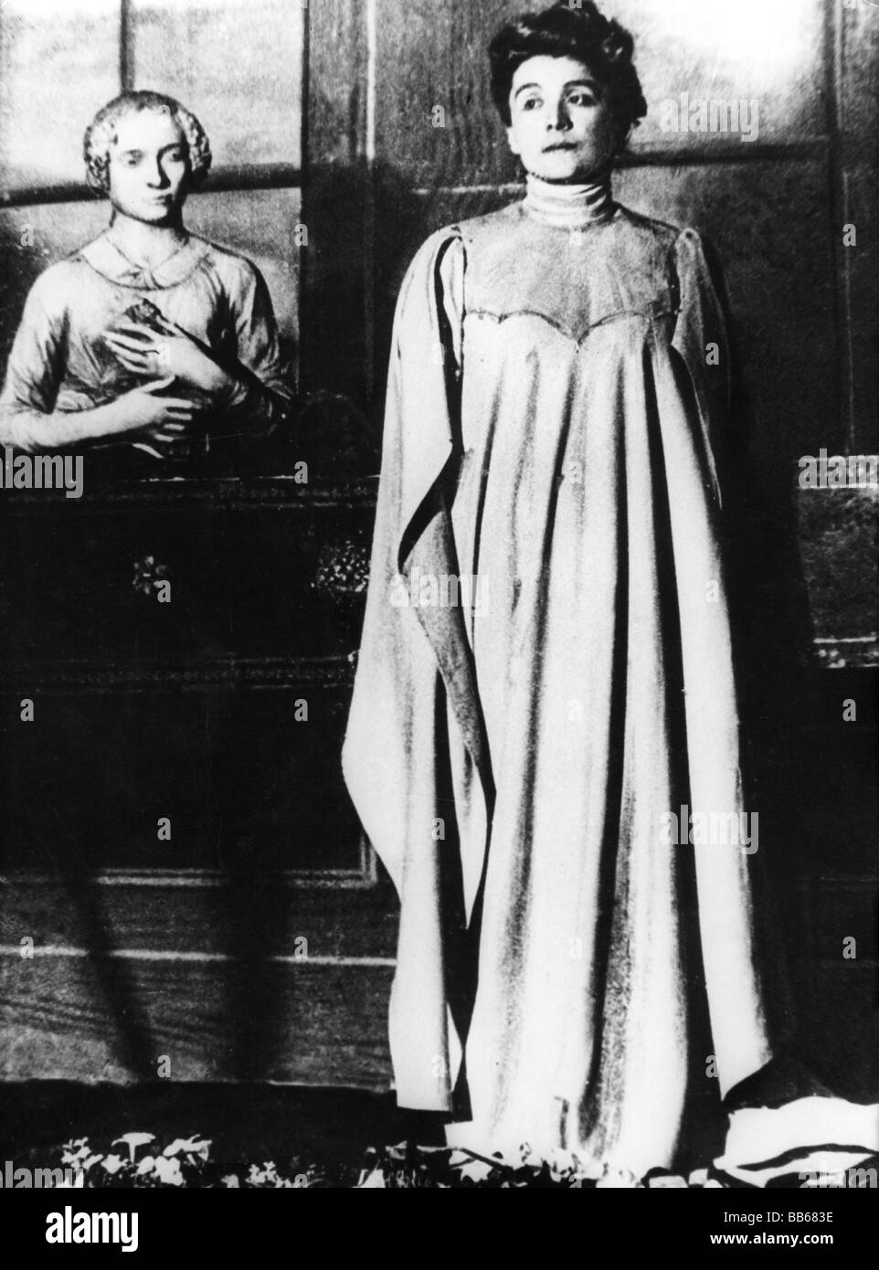 Duse, Eleonora, 3.10.1858 - 21.4.1924, italienische Schauspielerin, volle Länge, Teil unbekannt, Anfang des 20. Jahrhunderts, Stockfoto