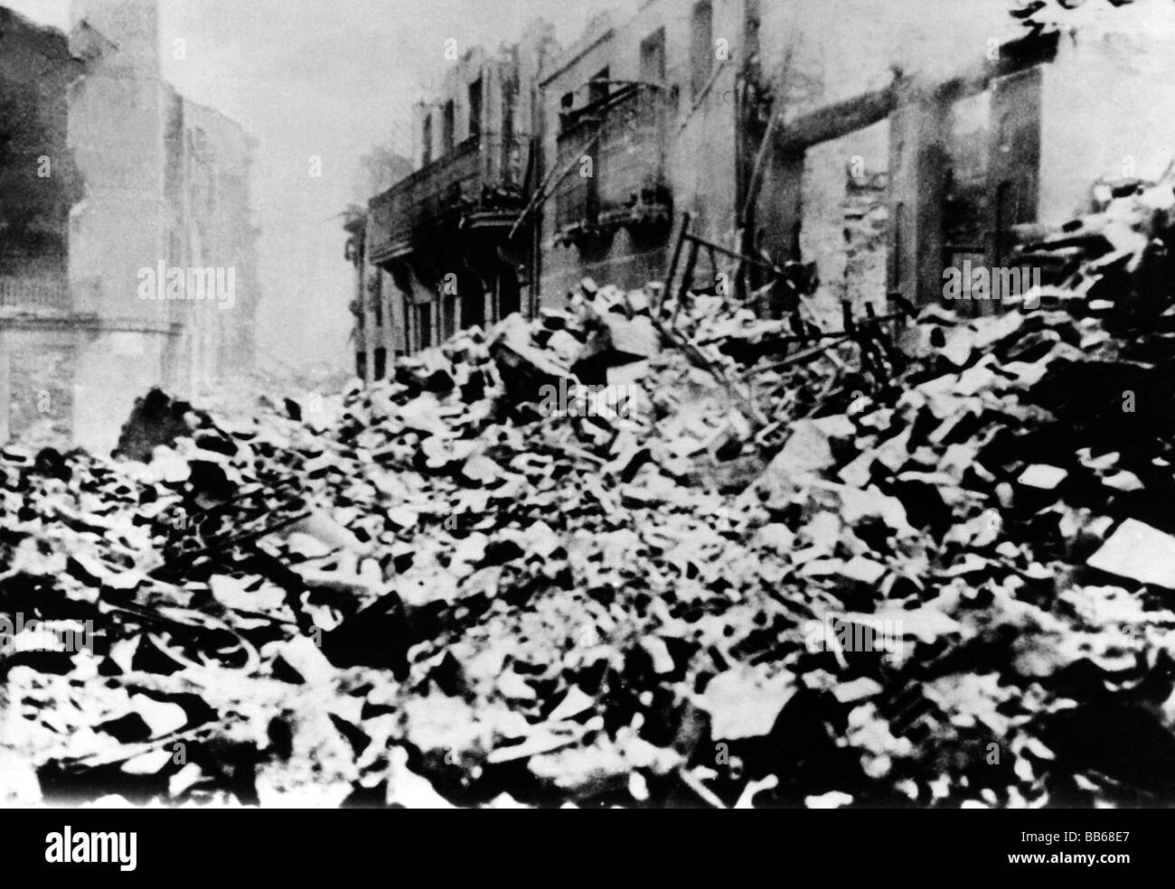 Geografie/Reisen, Spanien, spanischer Bürgerkrieg 1936 - 1939, zerstörte Stadt Guernica y Lomo, nach Luftangriff der deutschen "Legion-Condor" vom 26.4.1937, Stockfoto