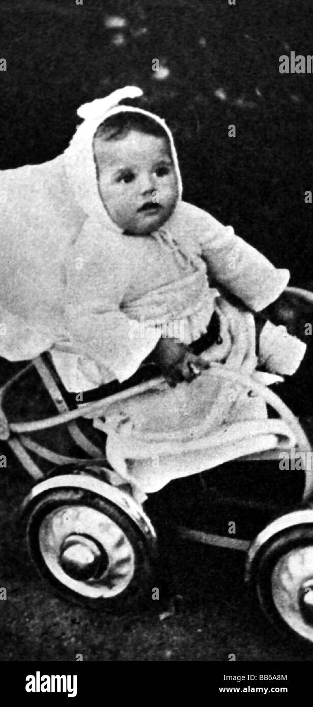 Cardinale, Claudia, * 15.4.1938, italienische Schauspielerin, halbe Länge, ein Jahr alt, 1939, Stockfoto
