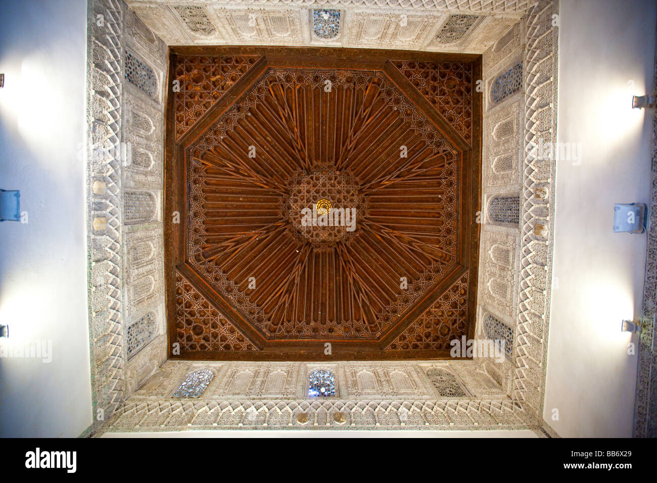 Decke Detail im Alcazar von Sevilla Spanien Stockfoto