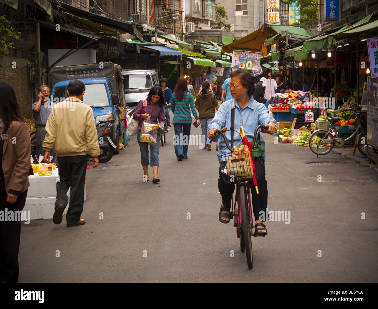 Taipei Marktgemüse Straße radeln Taiwan Asien Stockfoto