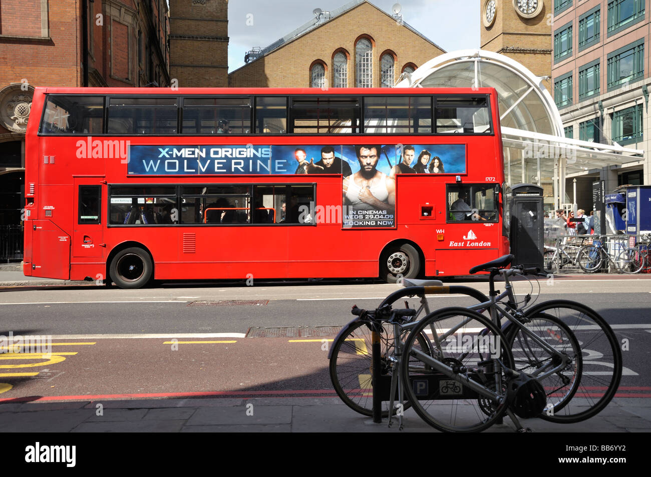 London Red Bus Reisen letzten Bahnhof Liverpool Street in der Londoner City Stockfoto