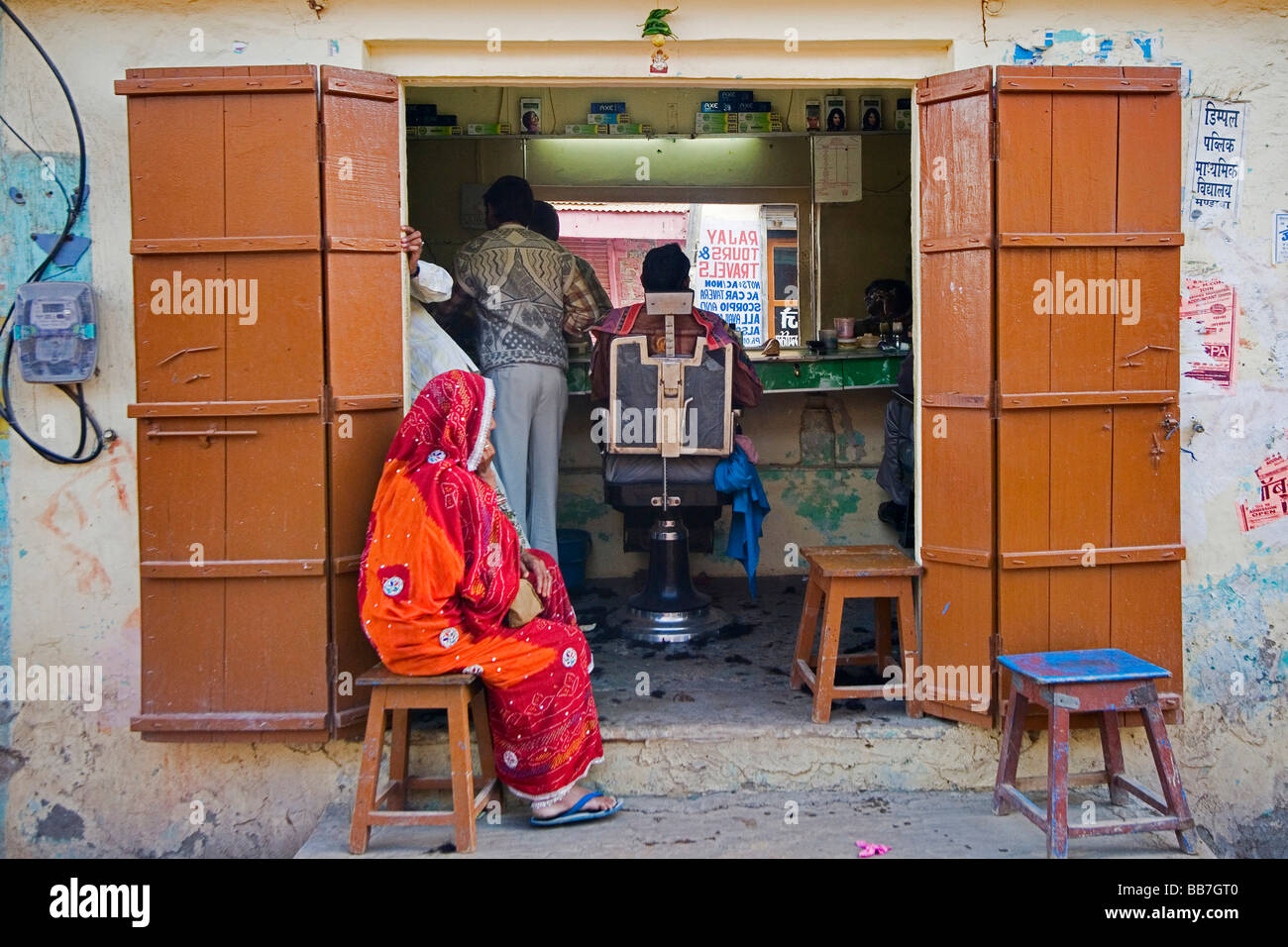 Indische Barbershop, Nordindien, Indien, Asien Stockfoto