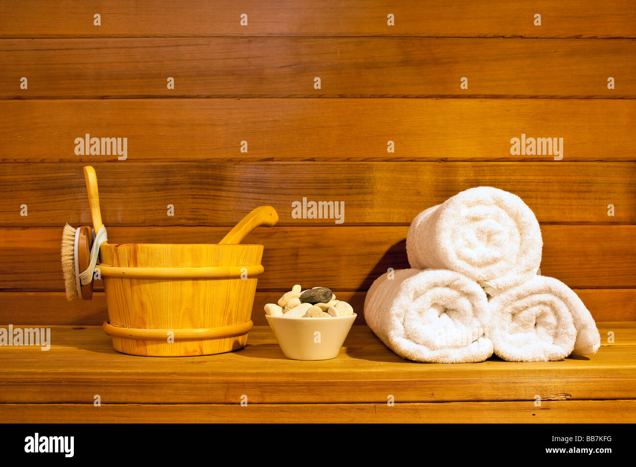 Innenraum einer Zeder Sauna. Stockfoto