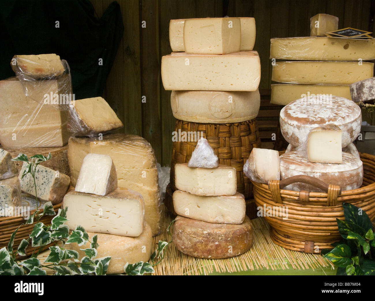 Spain.Vic.Seling traditionellen Käsesorten. Stockfoto