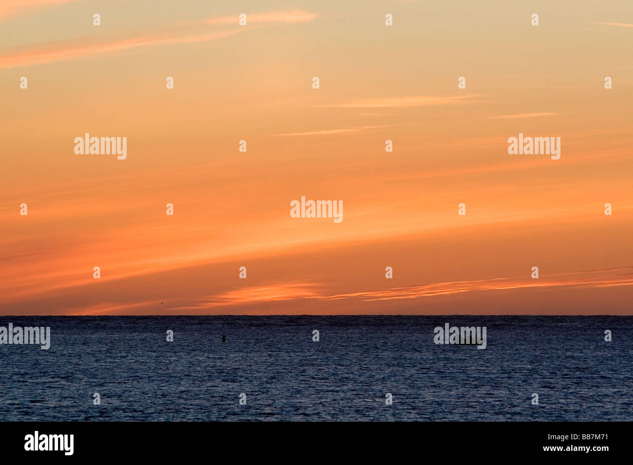 Sonnenuntergang über dem Pazifik am Mission Beach in San Diego Kalifornien USA Stockfoto