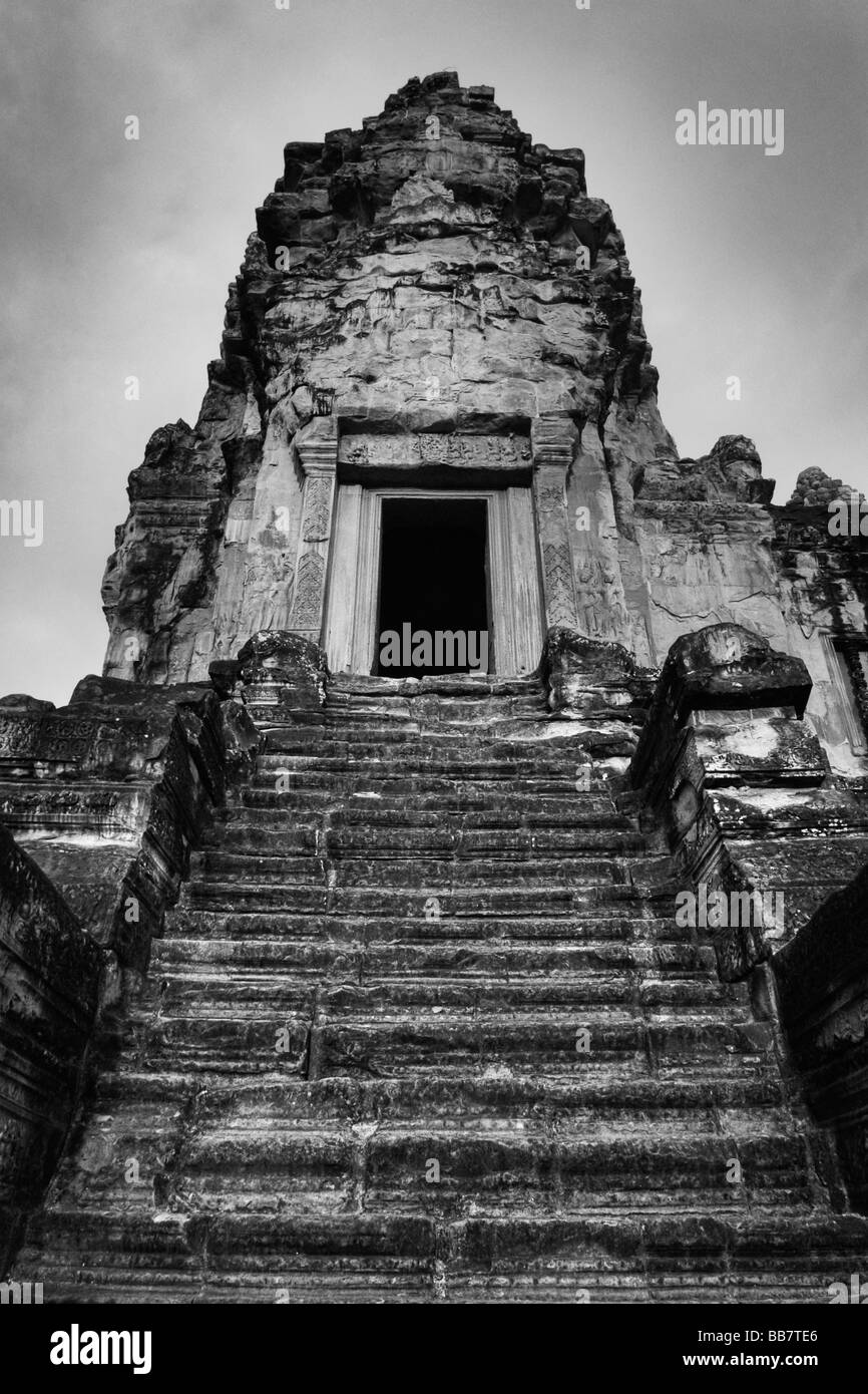 Ein Turm des inneren Gerichtes in Angkor Wat in der Nähe von Siem Reap, Kambodscha. Stockfoto