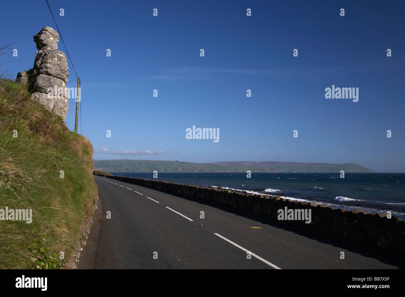 Die weiße Dame Kalkstein Meer Stack auf der A2 Causeway Küstenstraße Küstenstraße County Antrim-Nordirland-UK Stockfoto