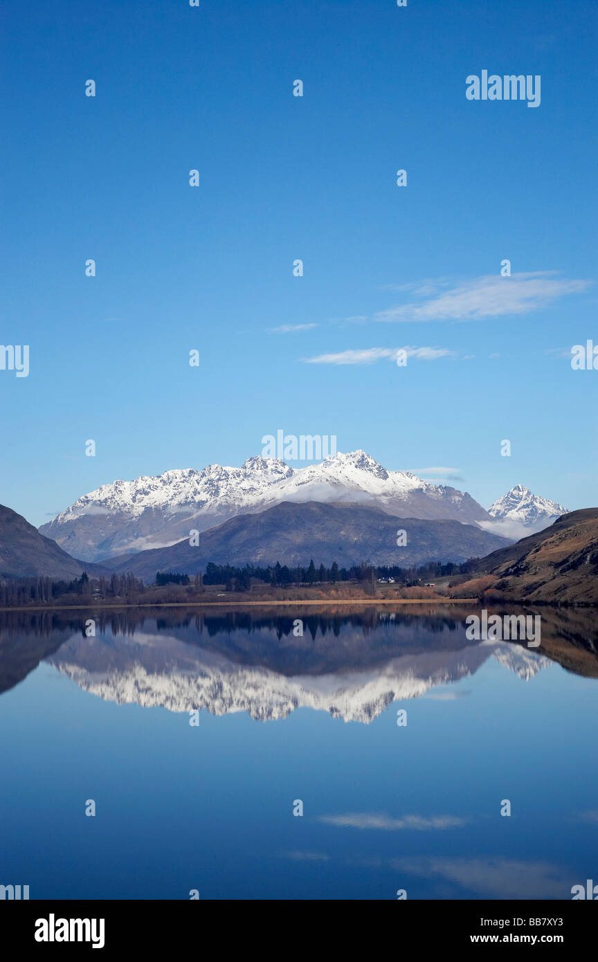 Lake Hayes und Reflexion in der Nähe von Queenstown Neuseeland Südinsel Stockfoto