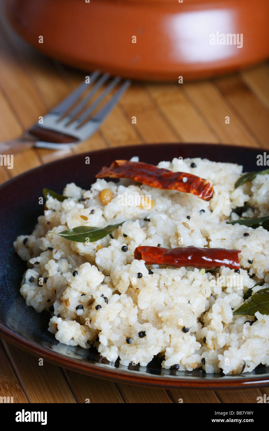 Reis-Upma ist ein Süd-indischen Frühstücksgericht. Stockfoto Reis-Upma ist ein Süd-indischen Frühstücksgericht. Stockfoto