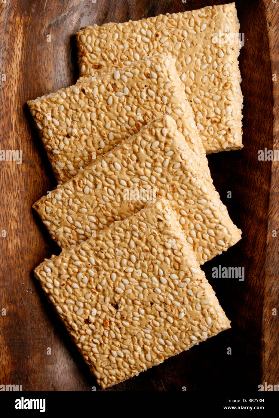 Gajak ist eine trockene Süßigkeit aus Sesam. Es ist ein Nord-indische Spezialitäten. Stockfoto