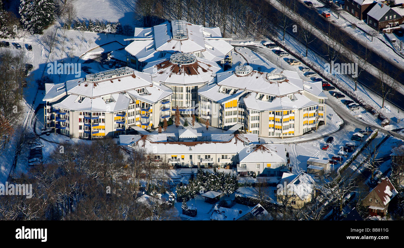 Luftaufnahme, Altenheim, Schnee, Bottrop, Ruhrgebiet, Nordrhein-Westfalen, Deutschland, Europa Stockfoto