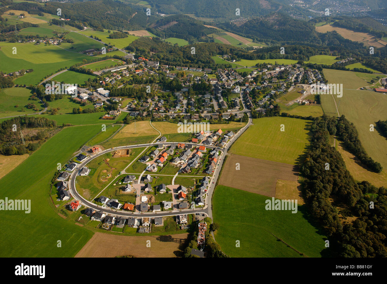 Luftaufnahme, neue Baustelle für Wohnhäuser östlich des Dorfes Wiblingwerde, Nachrodt-Wiblingwerde, Maerkische Stockfoto