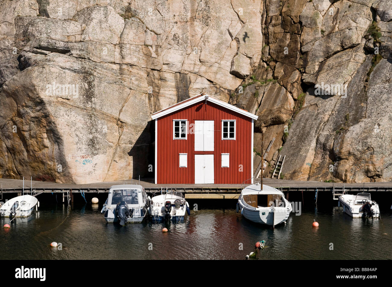 Rotes Holzhaus, Smoegen, Bohuslaen, Schweden Stockfoto