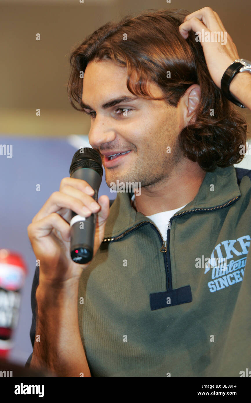 Schweizer Tennisspieler Roger Federer in einem Interview auf Emmencentre in Emmen, Schweiz Stockfoto