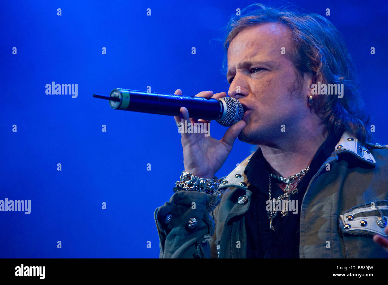 Tobias Sammet, Sänger und Frontmann der deutschen Power-Metal-Band Avantasia, die live auf dem Rocksound-Festival in Huttw Stockfoto