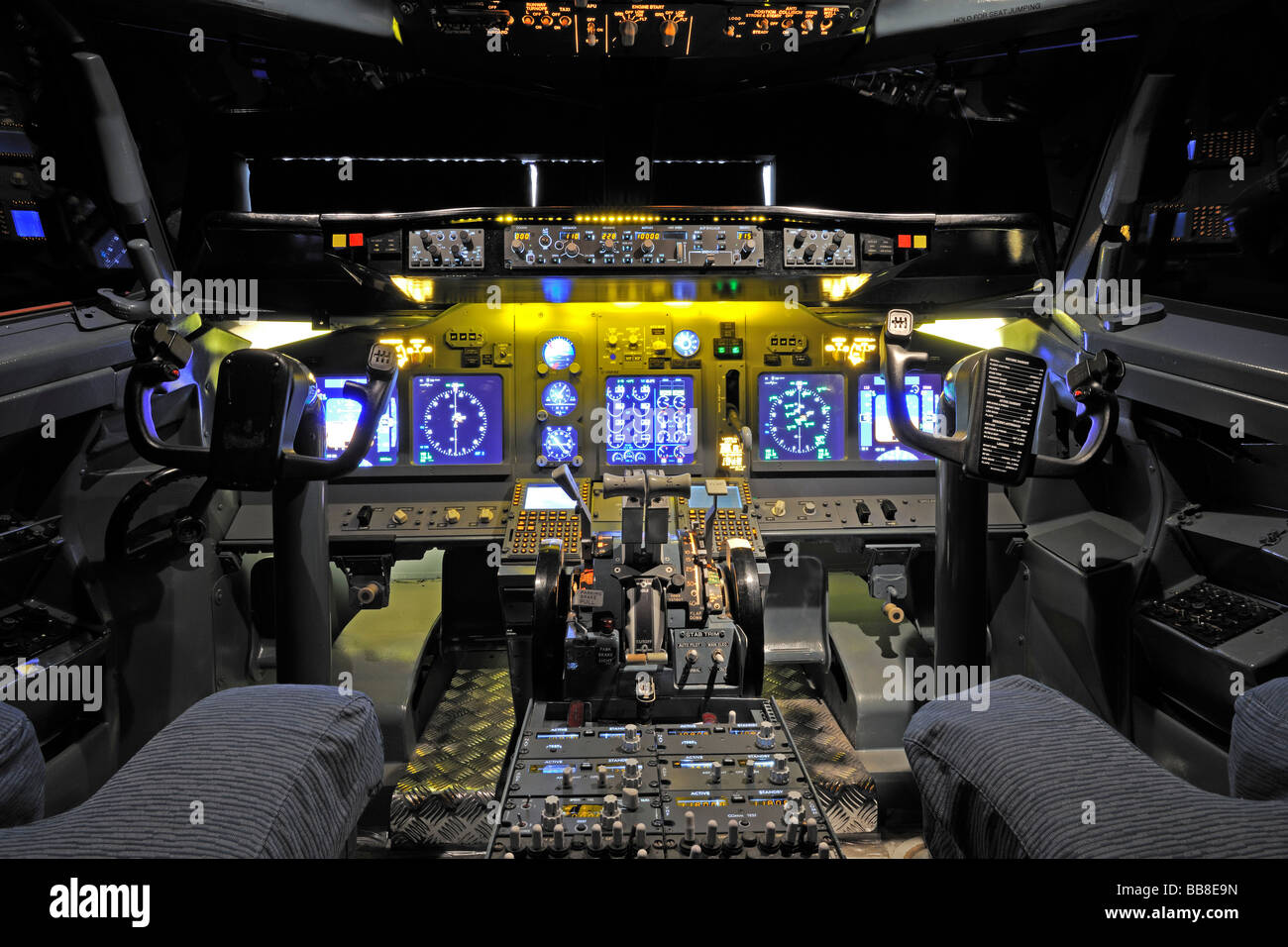 Blick Auf Das Cockpit Einer Boeing 737 700 In Einem